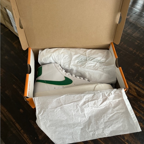Nike Men's Blazer Mid '77 Vintage Leather Shoes White Pine Green Sail Sizes NIB - Picture 4 of 5